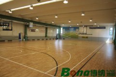 運(yùn)動(dòng)場(chǎng)館就得用運(yùn)動(dòng)木地板