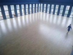籃球館木地板翻新五大步驟