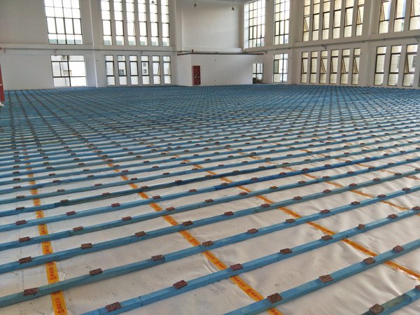 學(xué)?;@球館木地板如何養(yǎng)護(hù)